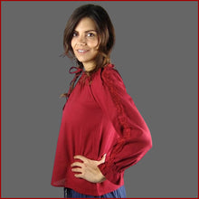 Lade das Bild in den Galerie-Viewer, Mittelalterbluse mit Spitze "Bettina" Rot Leonardo Carbone