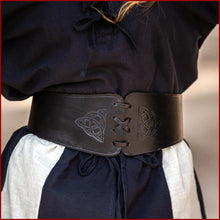 Lade das Bild in den Galerie-Viewer, MIEDERGÜRTEL Mittelalter mit KELTISCHER PRÄGUNG - schwarz