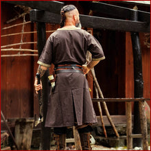 Lade das Bild in den Galerie-Viewer, Leonardo Carbone SHOP - Kurzarm Tunika - Wikinger - dunkelbraun