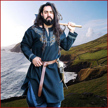 Lade das Bild in den Galerie-Viewer, Wikinger Tunika schwarz mit Knotenmuster