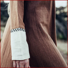 Lade das Bild in den Galerie-Viewer, Zweifarbiges Mittelalterkleid Wikingerkleid - Farbe SAND