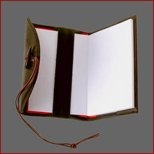 Lade das Bild in den Galerie-Viewer, Leder-Buchhülle braun | DIN A5 Notizbuch