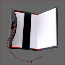 Lade das Bild in den Galerie-Viewer, Leder-Buchhülle schwarz | DIN A5 Notizbuch